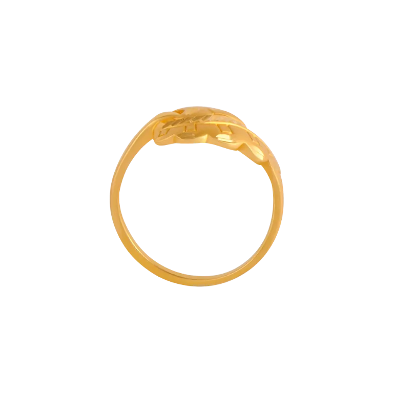 Engagement Gold Ring Design With Immaculate Precision