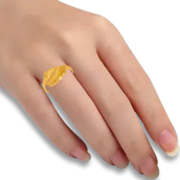 Engagement Gold Ring Design With Immaculate Precision