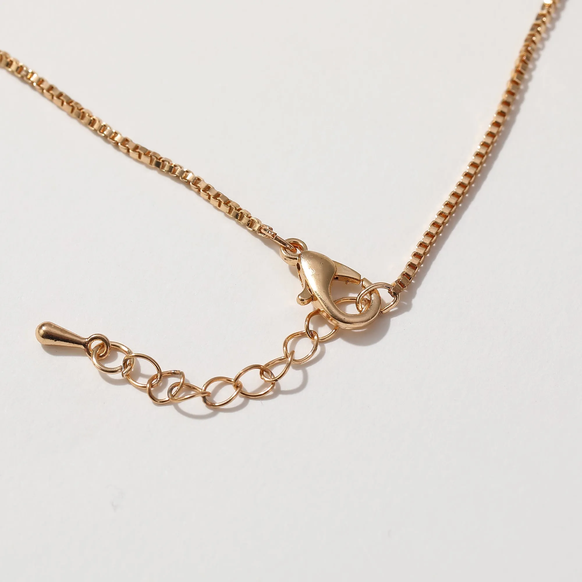 Gold Anklet with Pearlized Clover Charms - Elegant & Charming Jewelry for Women in Pastel Purple, Mint, Pink & White - Perfect for Everyday Wear or Special Occasions