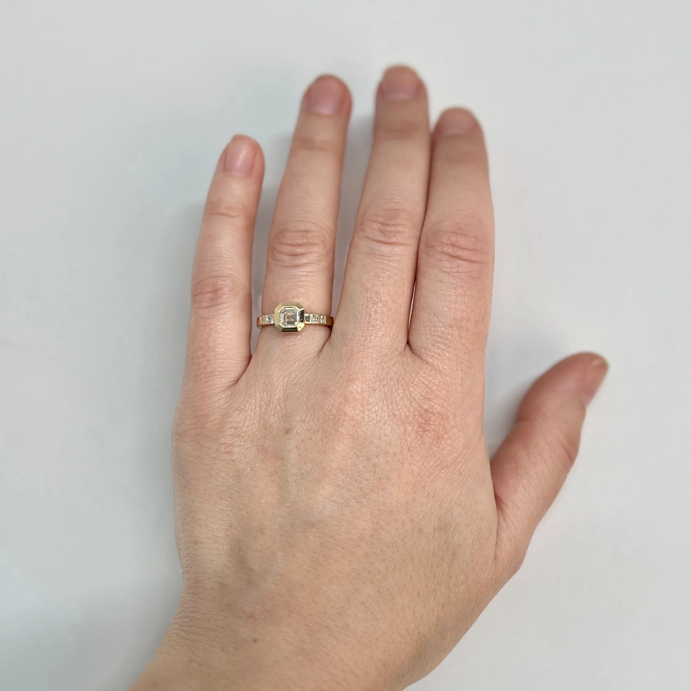 Velta Ring with 0.75ct Lab-grown Diamond in Gold